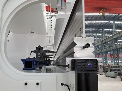 Plegadora con control CNC, serie 2-WF67K(Y)