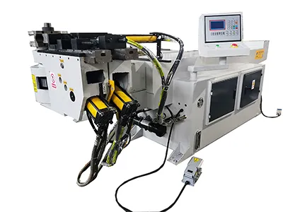 Dobladora de tubos CNC